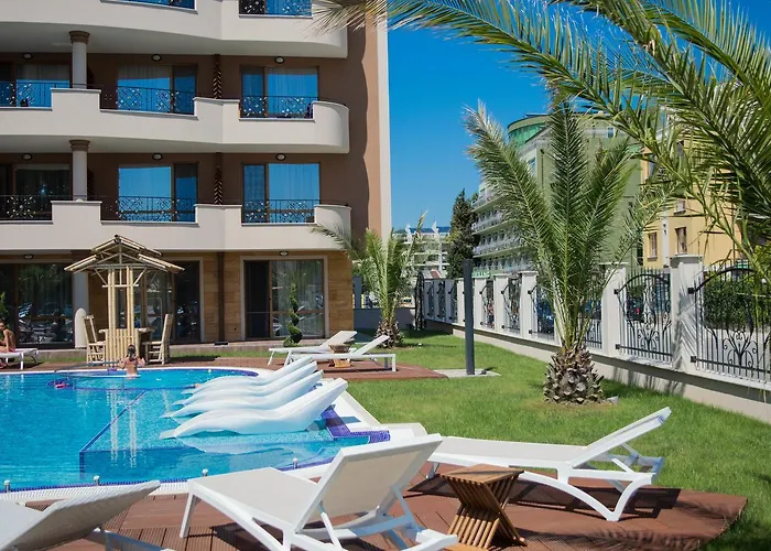 מלון דירות Boutique Versis 5*