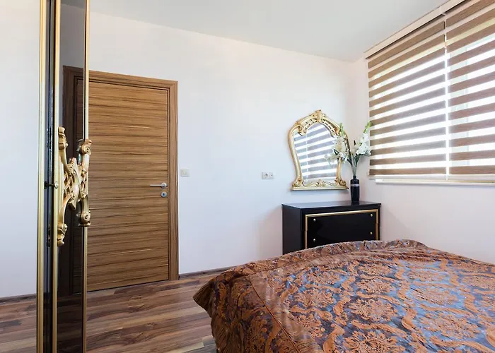 Boutique Versis מלון דירות סאני ביץ'
