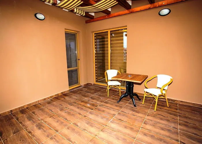מלון דירות Boutique Versis 5*