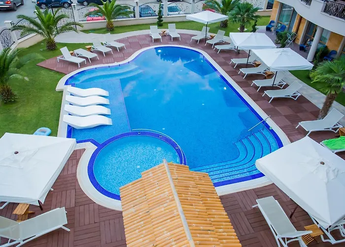 מלון דירות Boutique Versis 5*