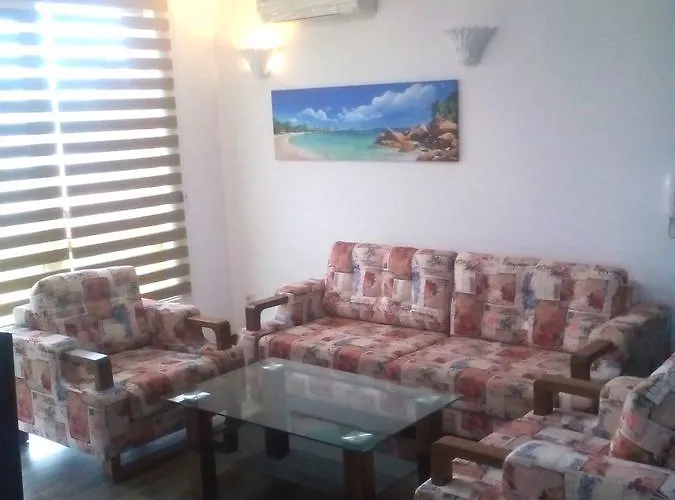 מלון דירות Boutique Versis 5*