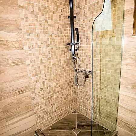 Boutique Versis Apartmanhotel 5*
